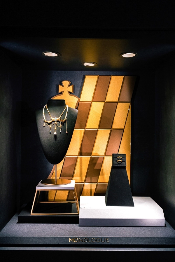 当黄金＂黑化＂——MONOLOGUE独白如何以百店布局成就“珠宝界的MiuMiu” 