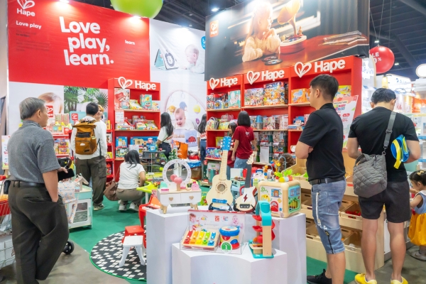 2025冬意暖市，Hape亚洲多地展会实绩出圈 