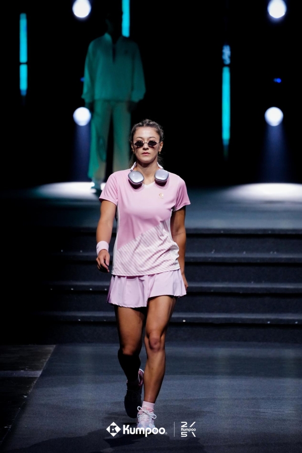 不只是一把拍子，更是一种态度：薰风KUMPOO让打球也“酷”起来 