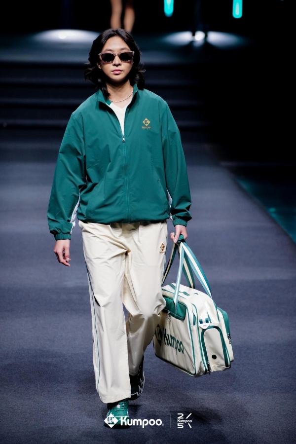 不只是一把拍子，更是一种态度：薰风KUMPOO让打球也“酷”起来 