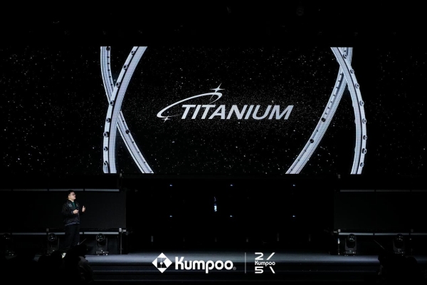 不只是一把拍子，更是一种态度：薰风KUMPOO让打球也“酷”起来 