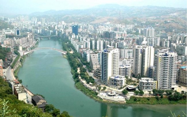 轻装上阵全款买房，綦江代理商：选对老顽固，苦尽甘来 