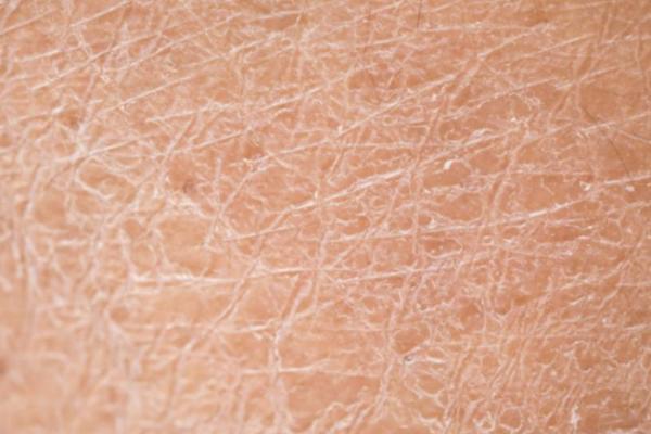 用护肤的思路沐浴，我更推荐你用hfp水感柔润沐浴油 