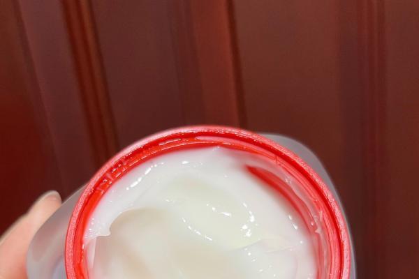 冬日美白好物 | hfp美白奶霜打造净白光泽感 