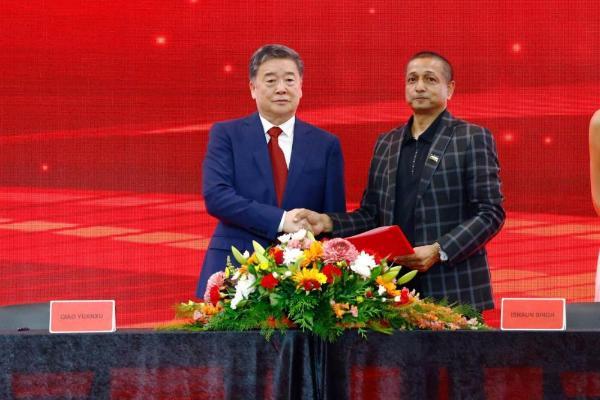 首届“利百文台尼·乔氏杯”2026中式八球世界杯启幕 