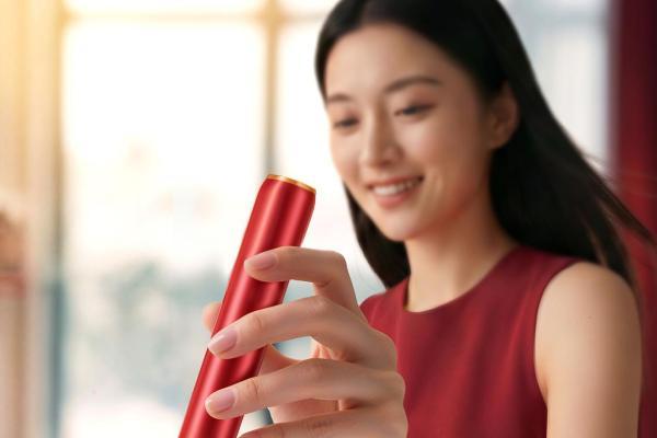 鎏金美学融合喷气科技，锐舞鎏金红气泡电动牙刷定义健康礼赠新高度 