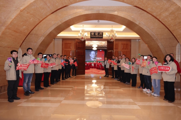 共敬十年征途，共赴天龙哥之夜——东风天龙哥俱乐部2026年客户盛典 