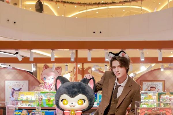 零加旗下IP MEWKY首个快闪店登陆上海，解锁魔法裁缝店沉浸体验 