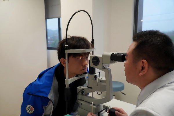 前沿科技助力绿茵赛场，爱尔眼科为湘超冠军开启“高清视界” 