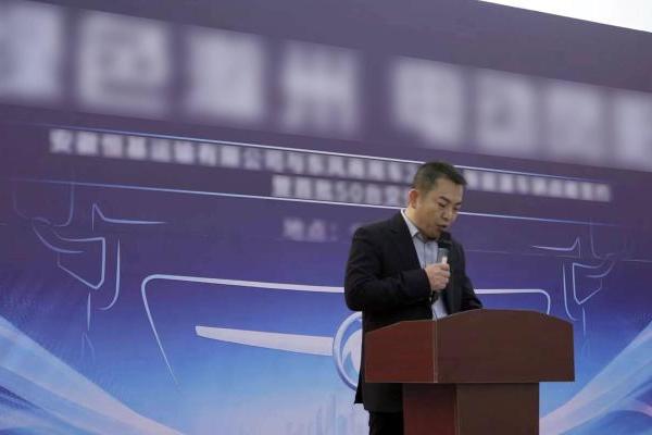 东风商用车新年开门红！200台东风新能源牵引车发力“电动凤阳” 