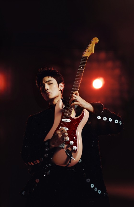 Fender携手华语音乐人李荣浩推出中国大陆首款艺术家签名款Stratocaster®电吉他 