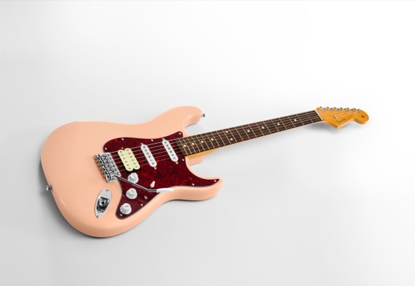 Fender携手华语音乐人李荣浩推出中国大陆首款艺术家签名款Stratocaster®电吉他 