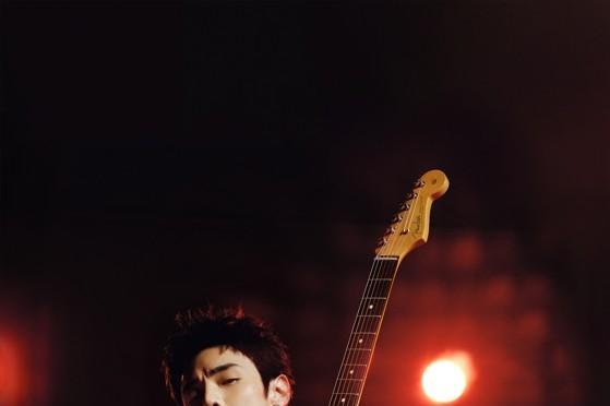 Fender携手华语音乐人李荣浩推出中国大陆首款艺术家签名款Stratocaster®电吉他 