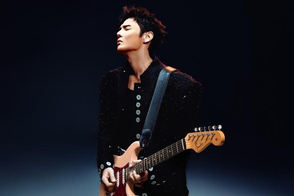 Fender携手华语音乐人李荣浩推出中国大陆首款艺术家签名款Stratocaster®电吉他 