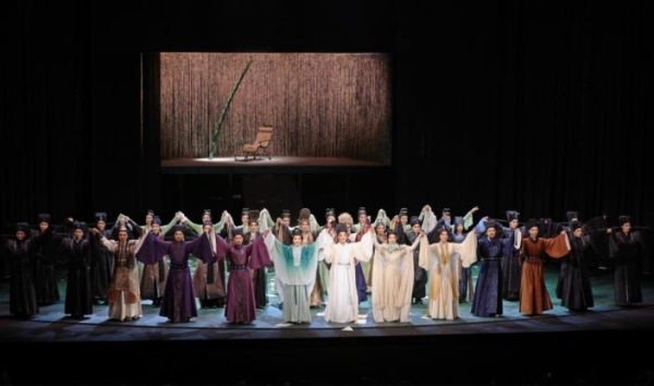 越剧《苏东坡》圆满收官，花寂联名礼盒以香音重现豁达人生 