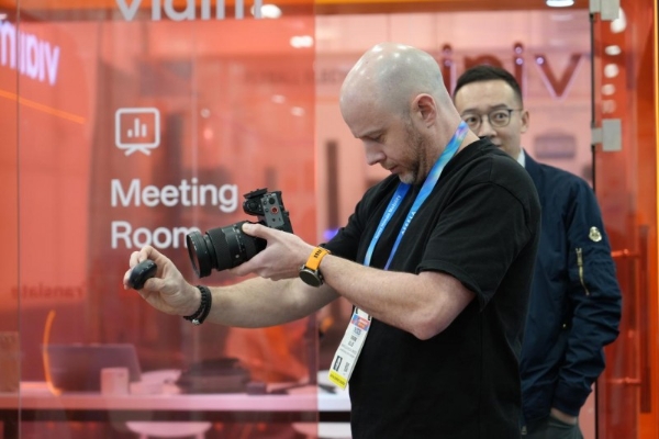 CES 2026聚焦：未来智能viaim斩获微软大奖，AI办公硬件全球影响力凸显 