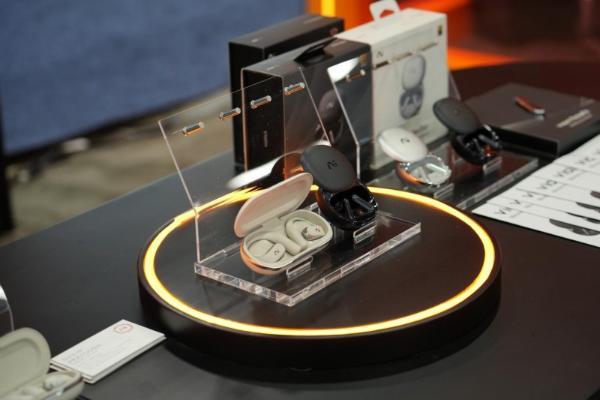 CES 2026聚焦：未来智能viaim斩获微软大奖，AI办公硬件全球影响力凸显 