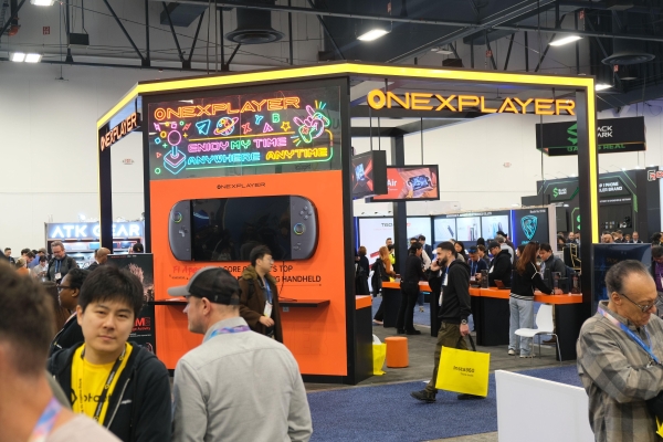  壹号本CES现场发布新款移动显卡ONEXGPU 3，搭载AMD RX 9070 XT芯片 