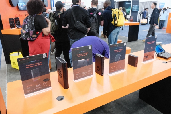  壹号本CES现场发布新款移动显卡ONEXGPU 3，搭载AMD RX 9070 XT芯片 