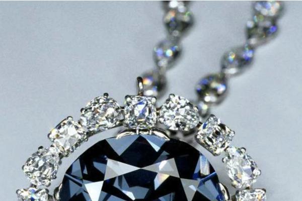 Rapaport最新数据：全球纯天然钻石价格呈现"K型"分化走势 