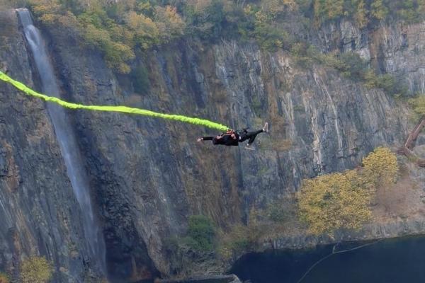 世茂深坑秘境乐园“极限引力场”破圈，探索文旅商业体运营新范式 