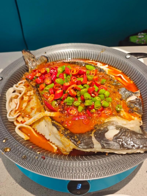  社交平台刷屏！半天妖红花椒烤鱼为何成为今冬餐饮新“顶流”？ 