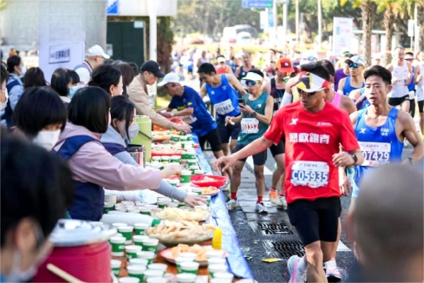  跑厦去，享热爱！2026 厦门马拉松双卫冕闪耀，OHAYO雷登用音乐点亮赛道 