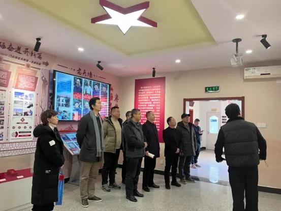 百德福慰问革命前辈 传承红色精神 