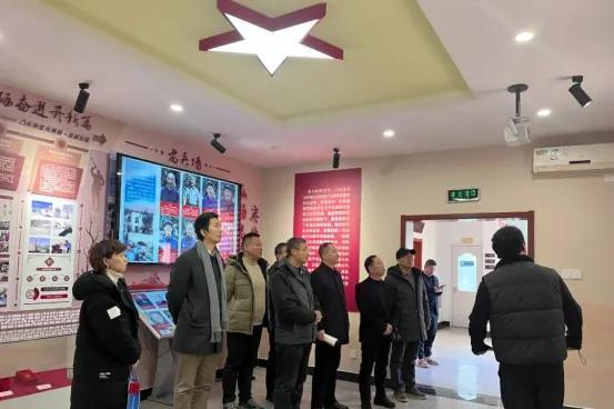 百德福慰问革命前辈 传承红色精神 