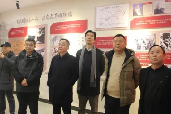 百德福慰问革命前辈 传承红色精神 