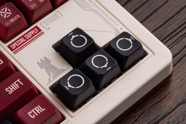 键入复古年味：八位堂 x 鹰角网络 新春联名周边套装正式发布 