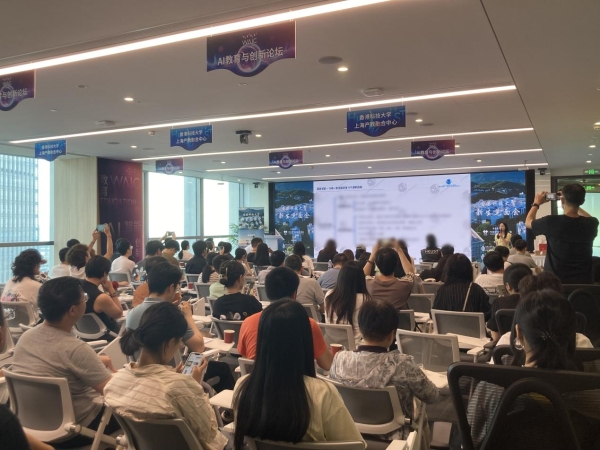 热烈欢迎胡部长莅临筑梦求职指导并题字勉励 