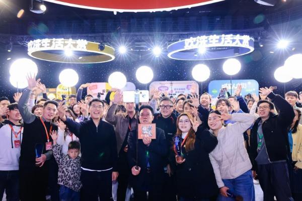 统帅年货大集线下开启，张呈同款懒人套系亮相广州