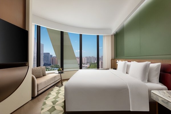 成都金融城英迪格酒店携手仰望汽车 