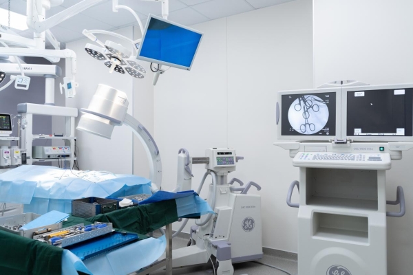 瑞鹏宠物医院深圳转诊中心开业 构筑粤港澳大湾区宠物医疗新高地 