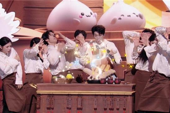 洛天依《千年食谱颂-好饿版》：跨年夜最萌“食”光！