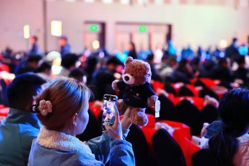 罗振宇深度解读、罗永浩联动合作，名创优品何以频获知识大咖青睐？