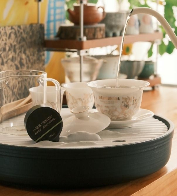 当新年祝福需要载体：小罐茶让心意可品味 