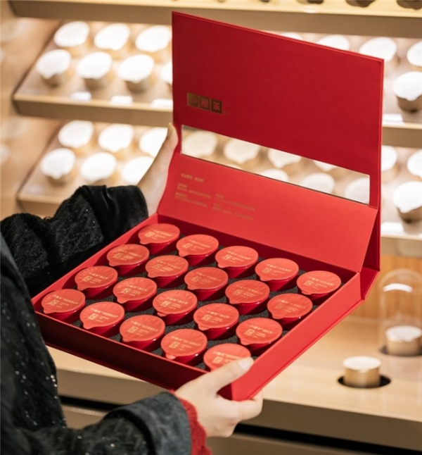 当新年祝福需要载体：小罐茶让心意可品味 