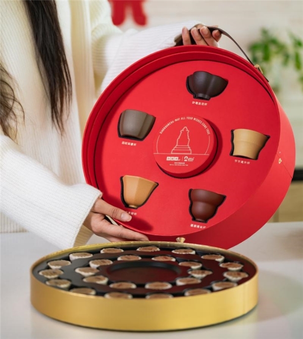 当新年祝福需要载体：小罐茶让心意可品味 