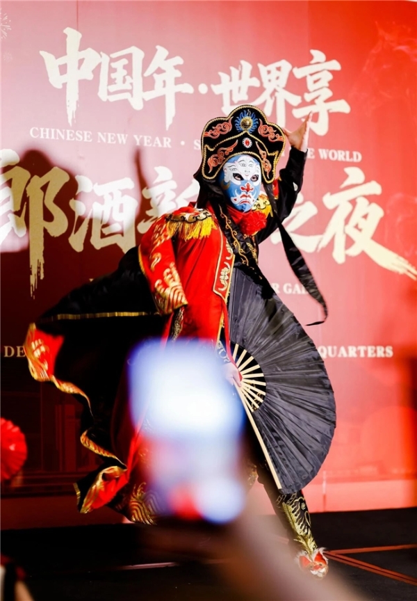 刷屏海外！郎酒用一场宴会，破圈白酒全球化 