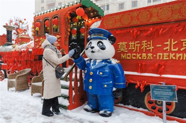 中国新年点亮莫斯科市中心 春节文化成为中俄交流新风景 