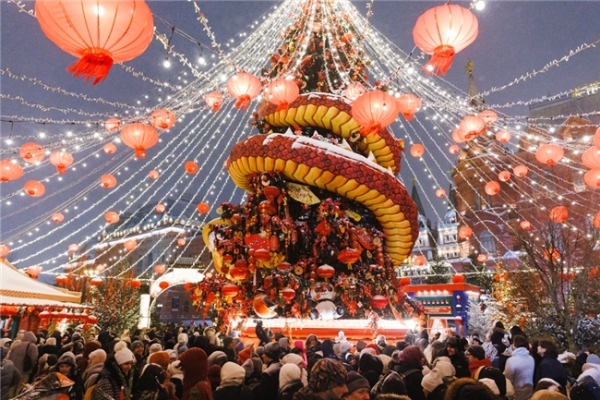 中国新年点亮莫斯科市中心 春节文化成为中俄交流新风景 