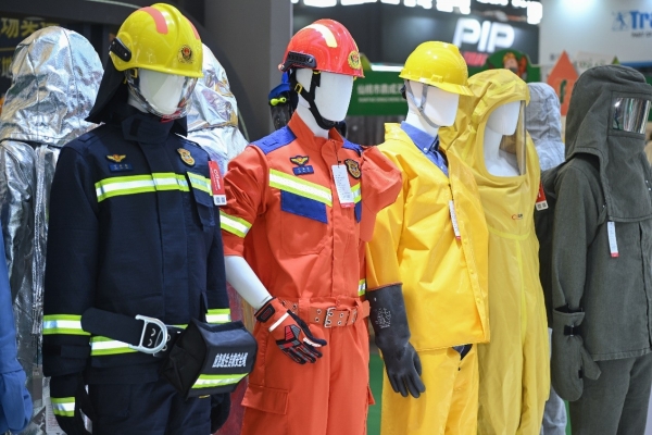 除夕话守护，春暖再相逢 