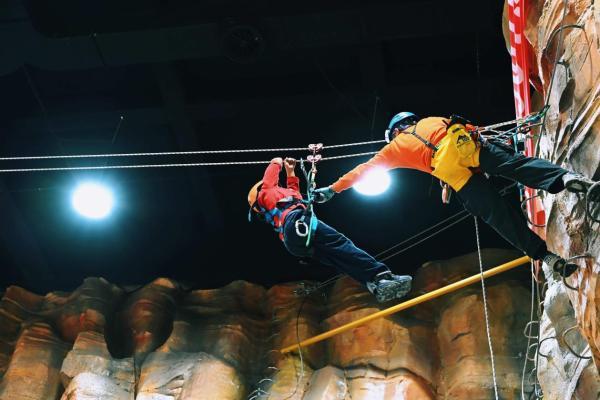 国内原创绳索技术赛事“巅峰100”在京开赛 探索文体旅融合新路径 