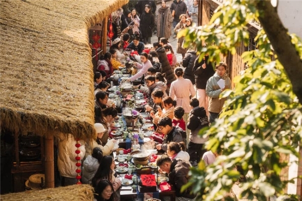 非遗游和文化游走热 濮院时尚古镇成新春“打卡”热门地 