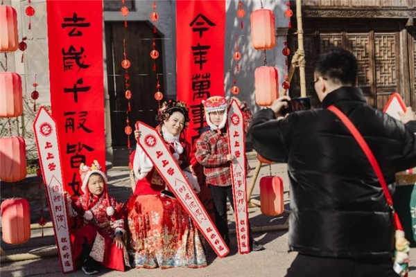 非遗游和文化游走热 濮院时尚古镇成新春“打卡”热门地 