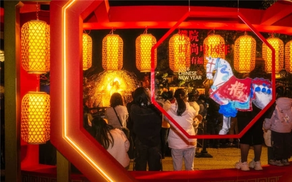 非遗游和文化游走热 濮院时尚古镇成新春“打卡”热门地 