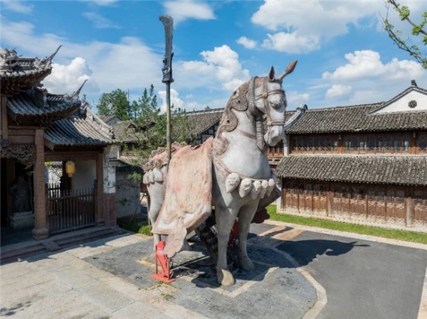 非遗游和文化游走热 濮院时尚古镇成新春“打卡”热门地 