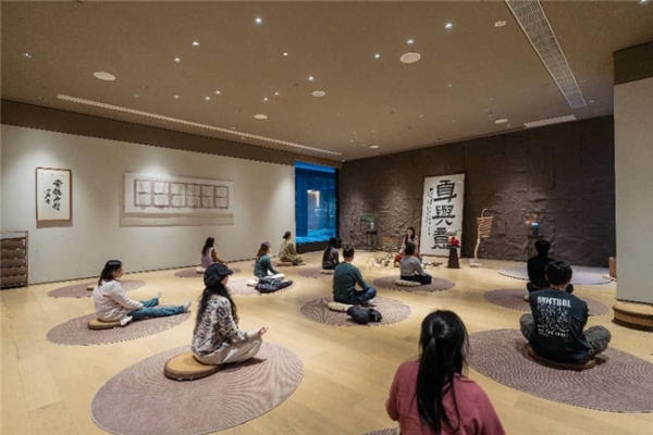 非遗游和文化游走热 濮院时尚古镇成新春“打卡”热门地 